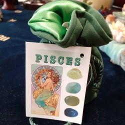 PESCI  BORSETTA CON 4 PIETRE DEDICATE